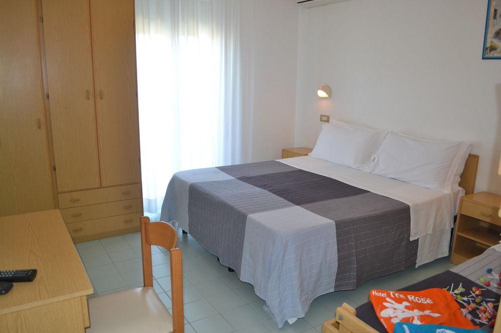 Hotel Tre Rose ริชชิโอเน ภายนอก รูปภาพ