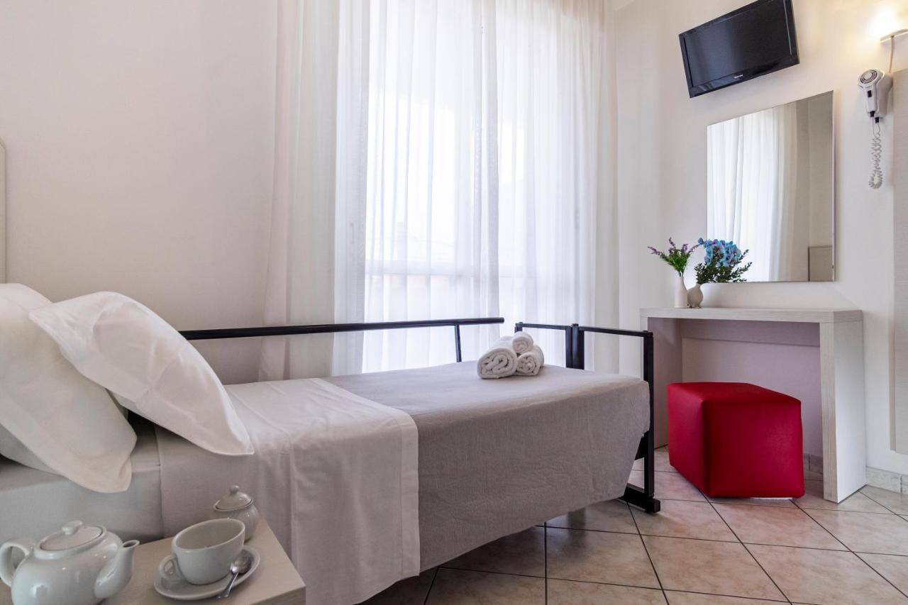 Hotel Tre Rose ริชชิโอเน ภายนอก รูปภาพ